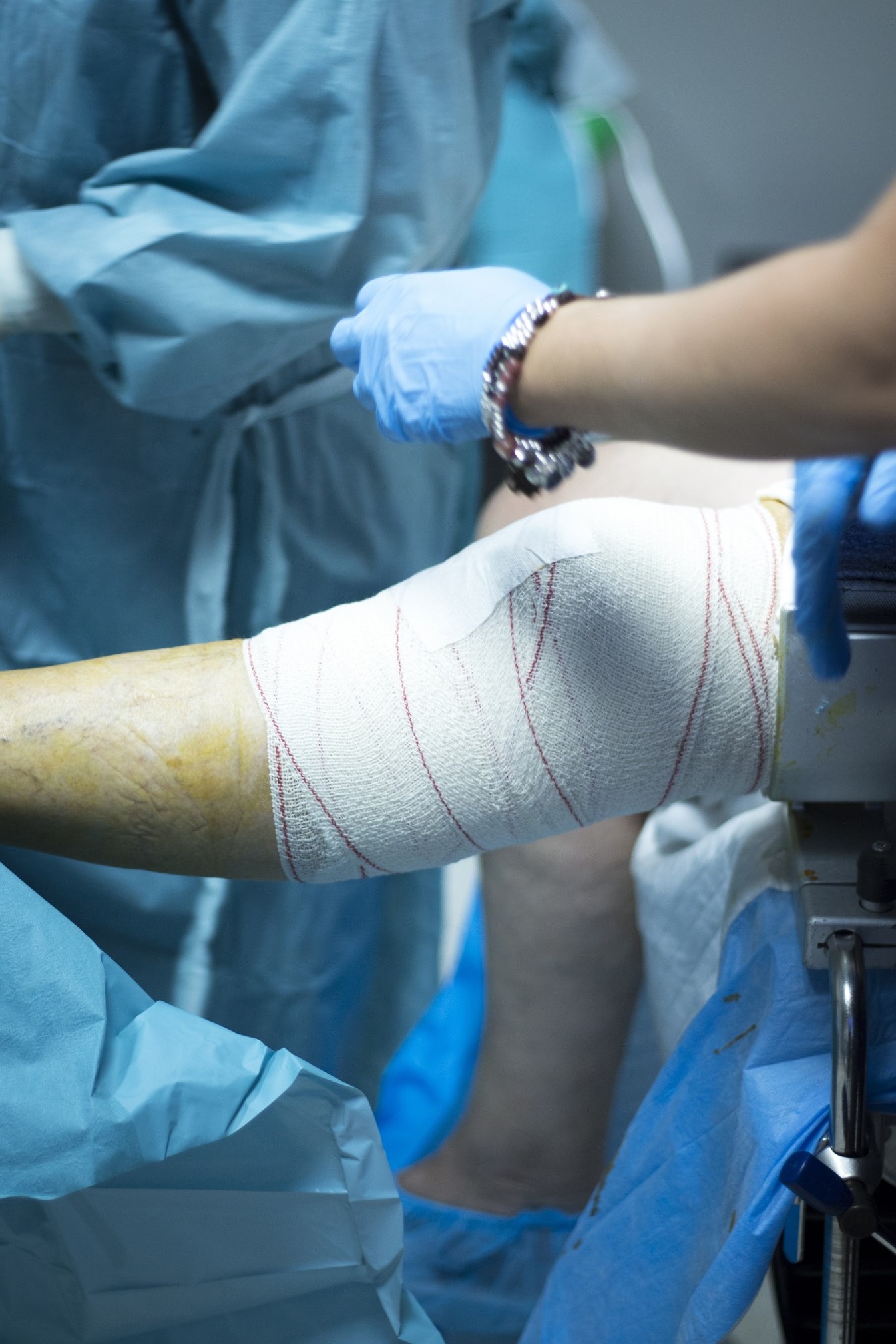 traumatology surgeon in Almería - knee