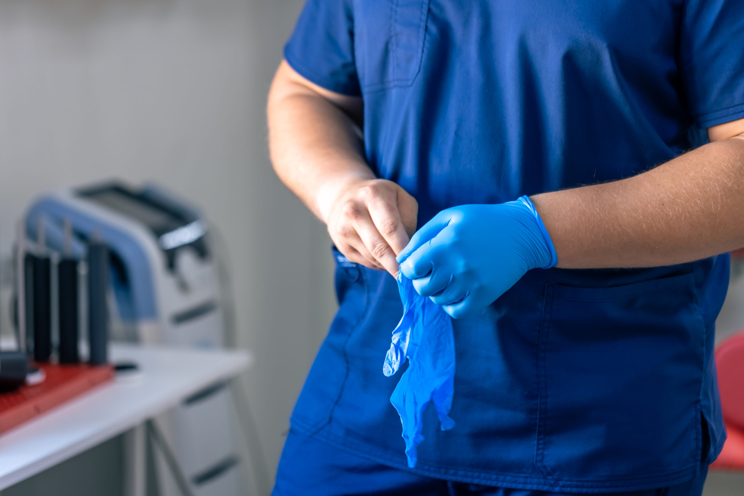 knee-arthroscopy-in-Almeria-manos-